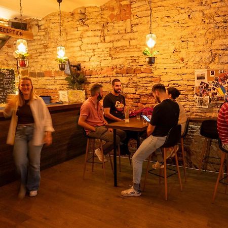 The Monks Bunk Hostel & Bar Талин Екстериор снимка