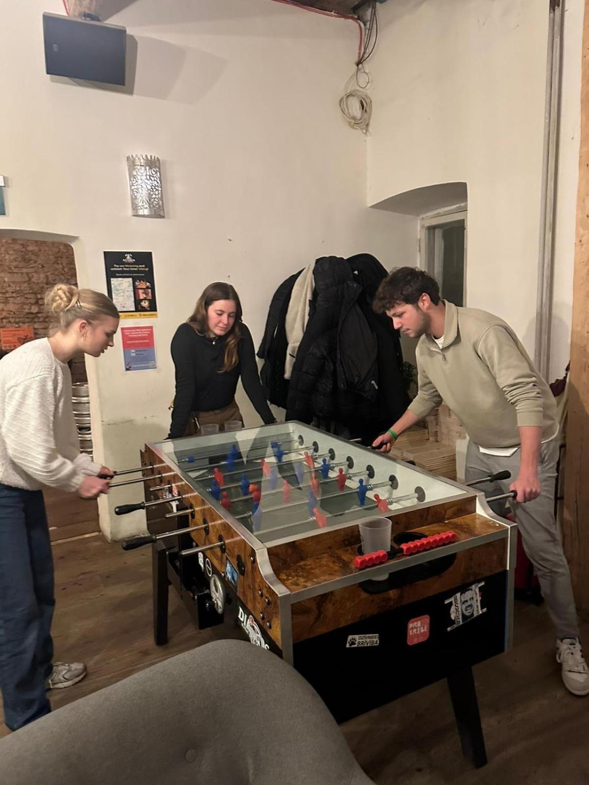 The Monks Bunk Hostel & Bar Талин Екстериор снимка