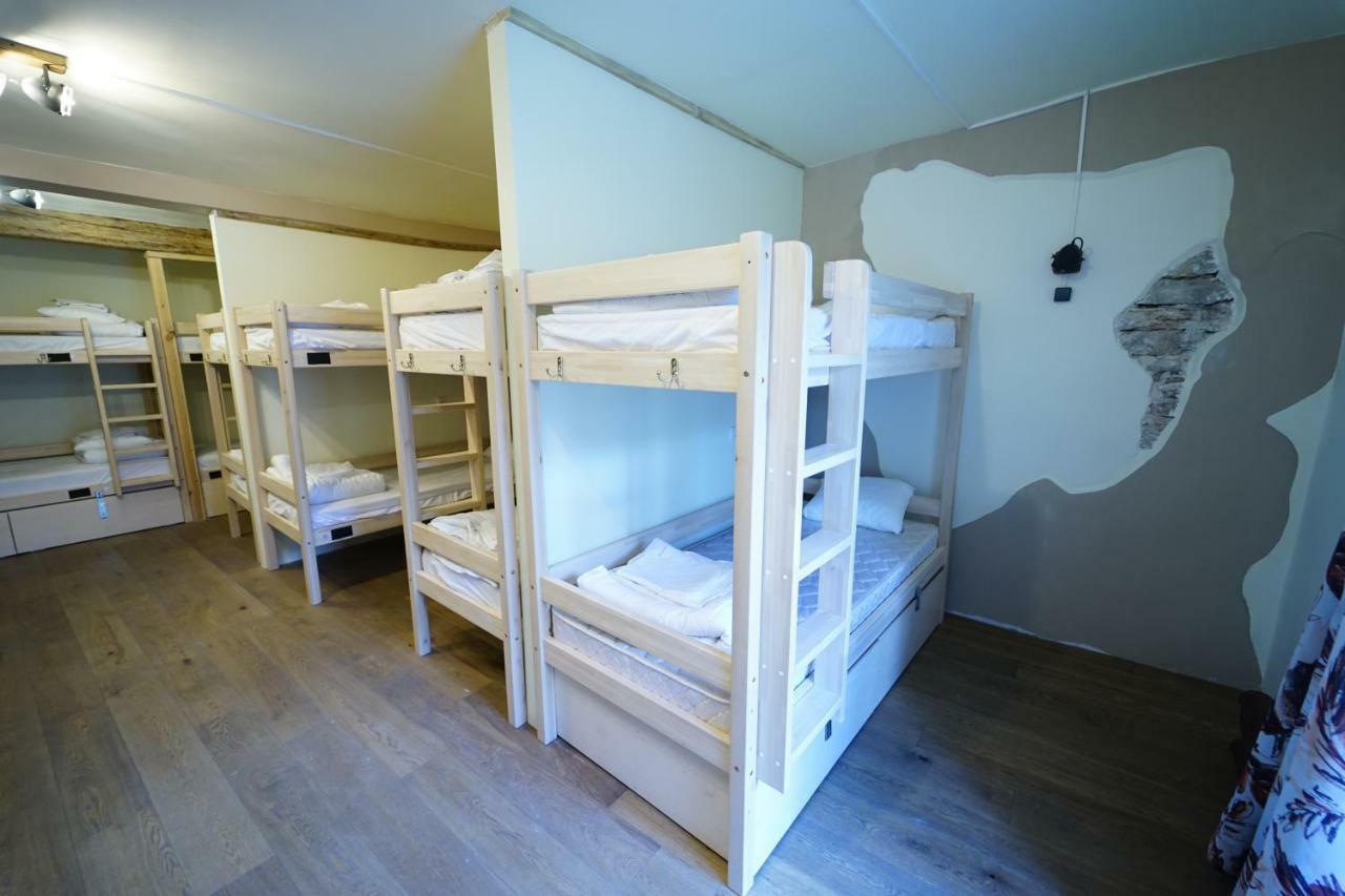 The Monks Bunk Hostel & Bar Талин Екстериор снимка