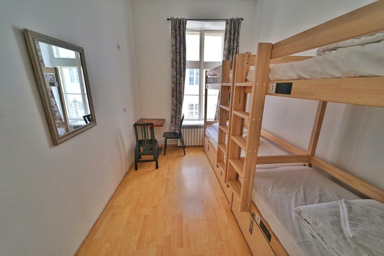 The Monks Bunk Hostel & Bar Талин Екстериор снимка