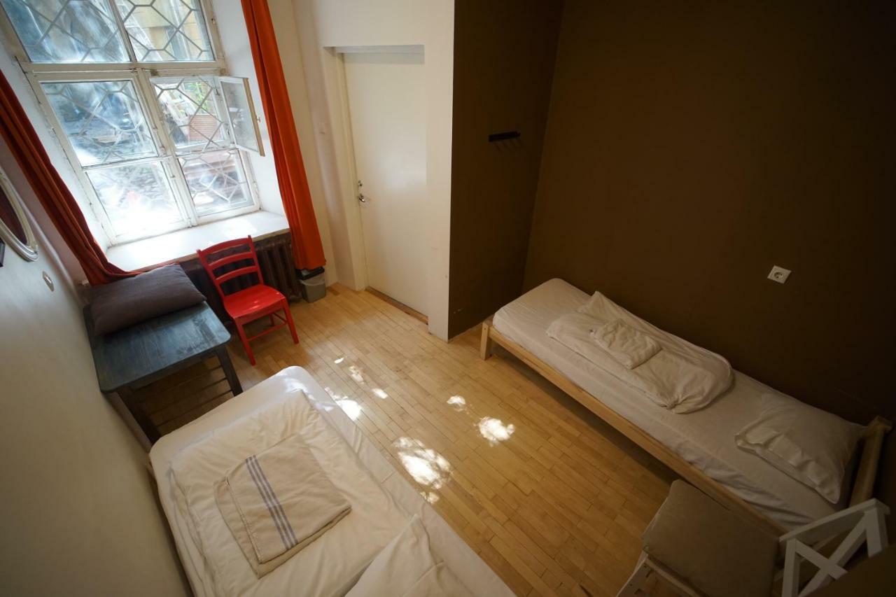 The Monks Bunk Hostel & Bar Талин Екстериор снимка