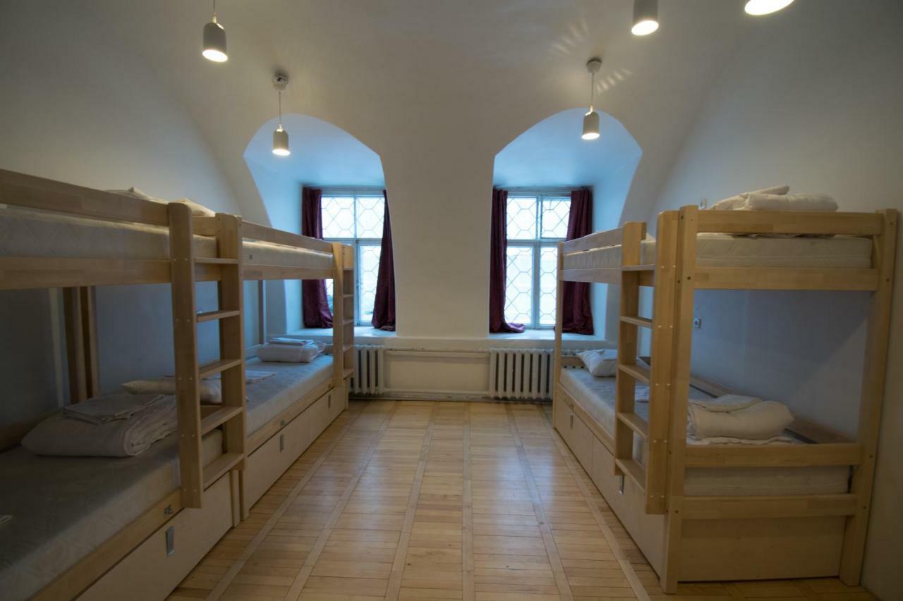 The Monks Bunk Hostel & Bar Талин Екстериор снимка