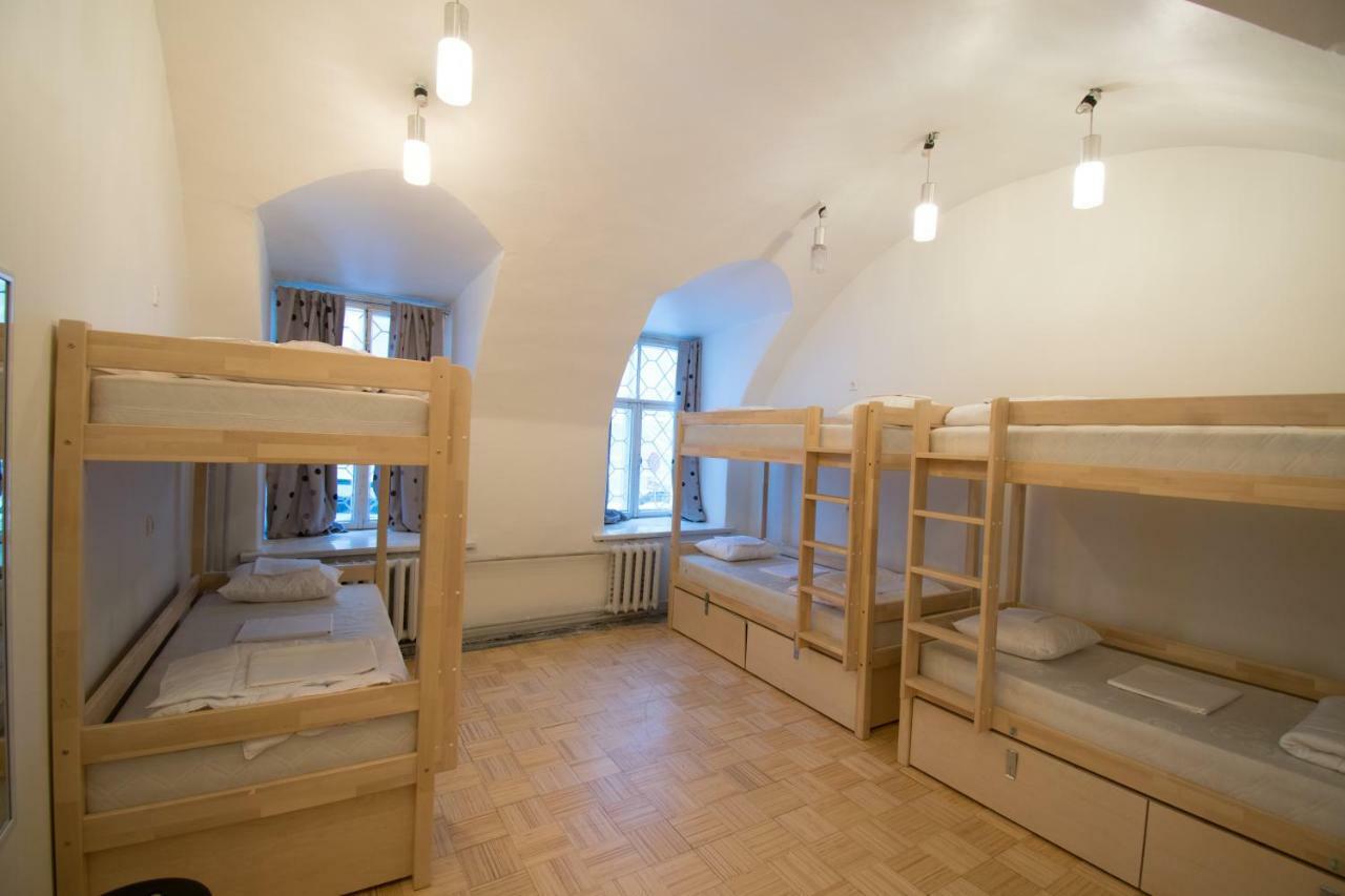 The Monks Bunk Hostel & Bar Талин Екстериор снимка