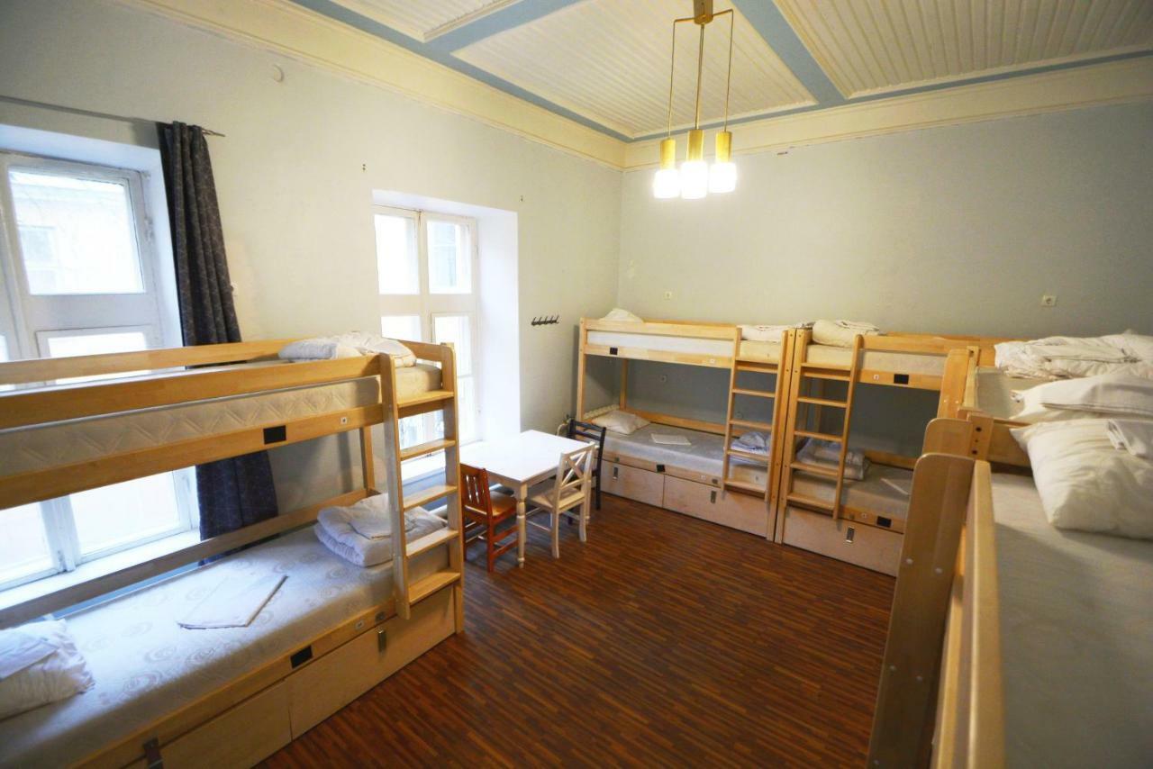 The Monks Bunk Hostel & Bar Талин Екстериор снимка