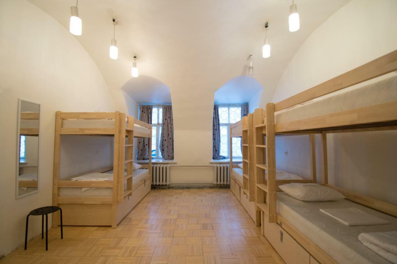 The Monks Bunk Hostel & Bar Талин Екстериор снимка