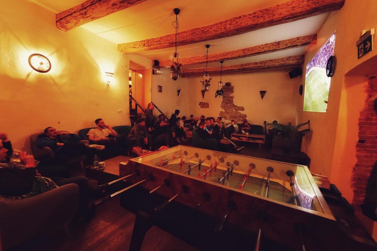 The Monks Bunk Hostel & Bar Талин Екстериор снимка