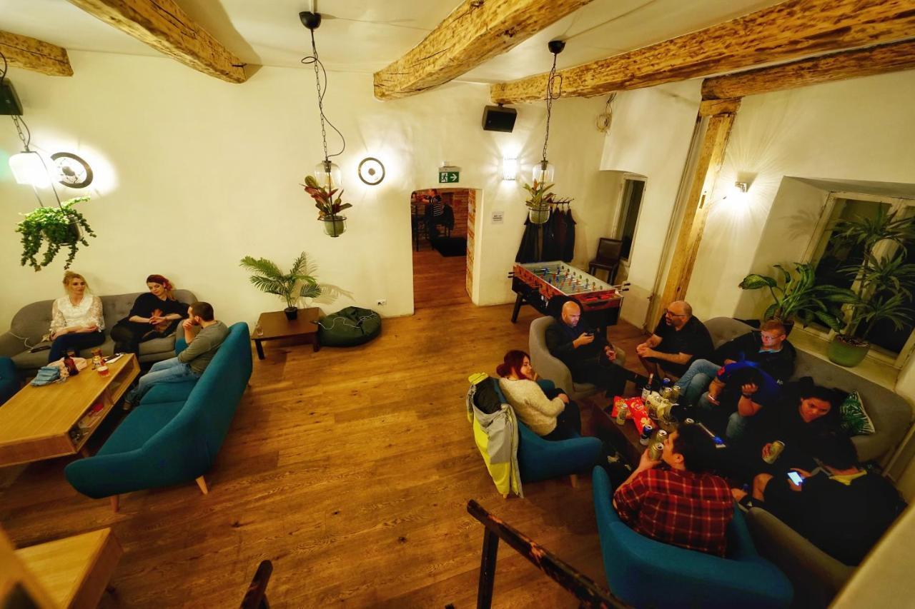 The Monks Bunk Hostel & Bar Талин Екстериор снимка